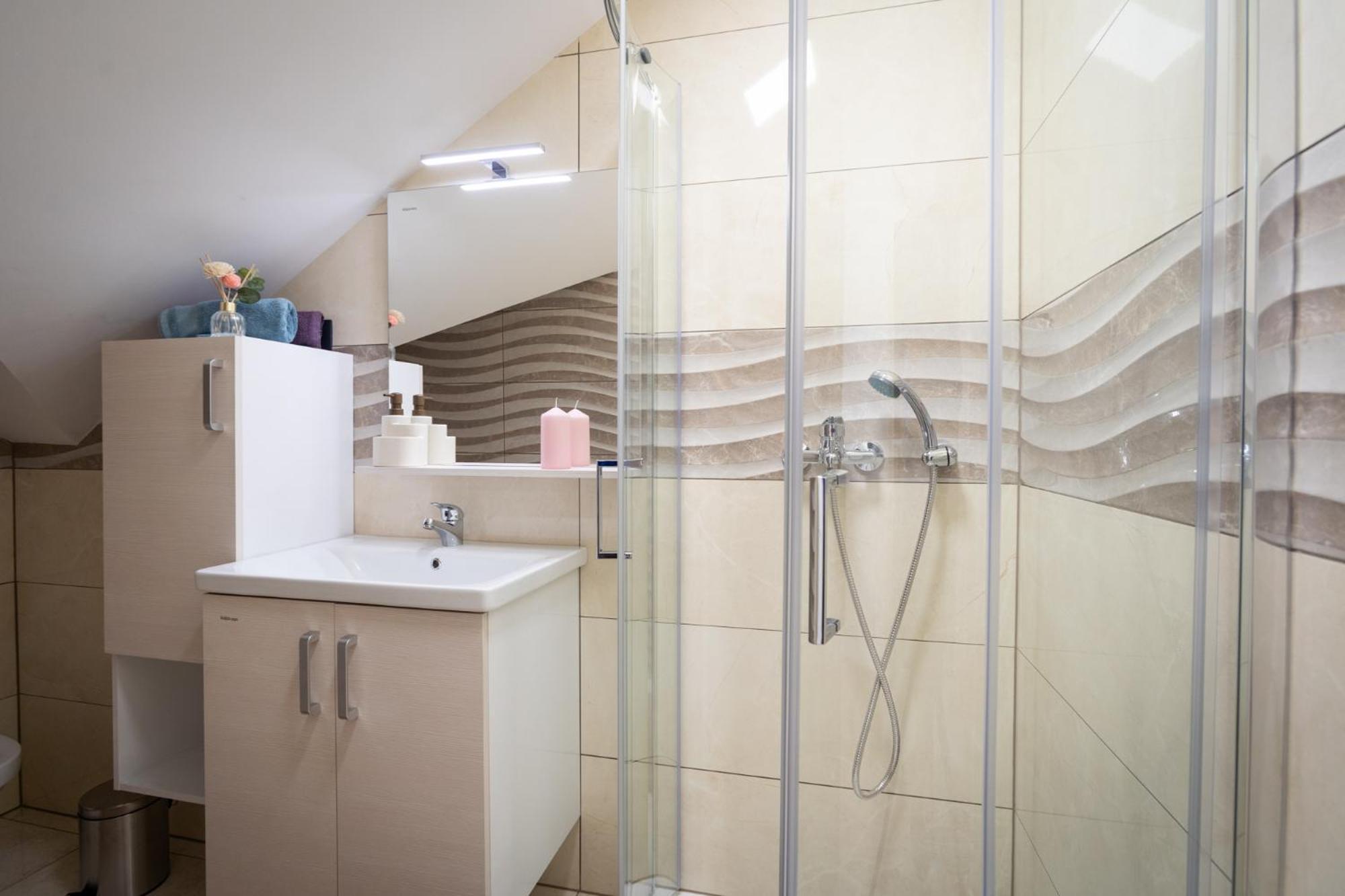 Cuckoo'S Alpine Nest Appartement Lesce  Kamer foto