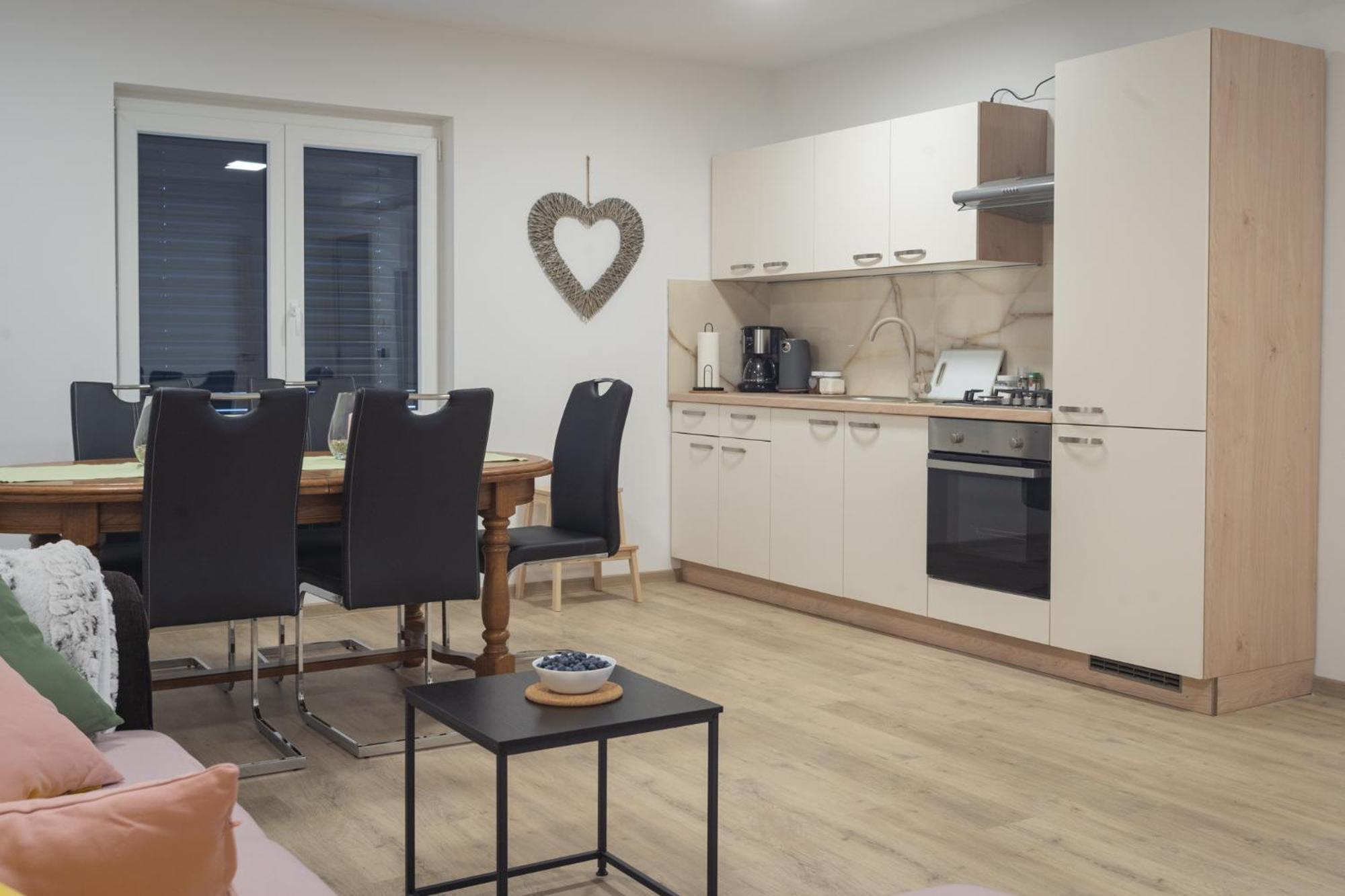 Cuckoo'S Alpine Nest Appartement Lesce  Kamer foto