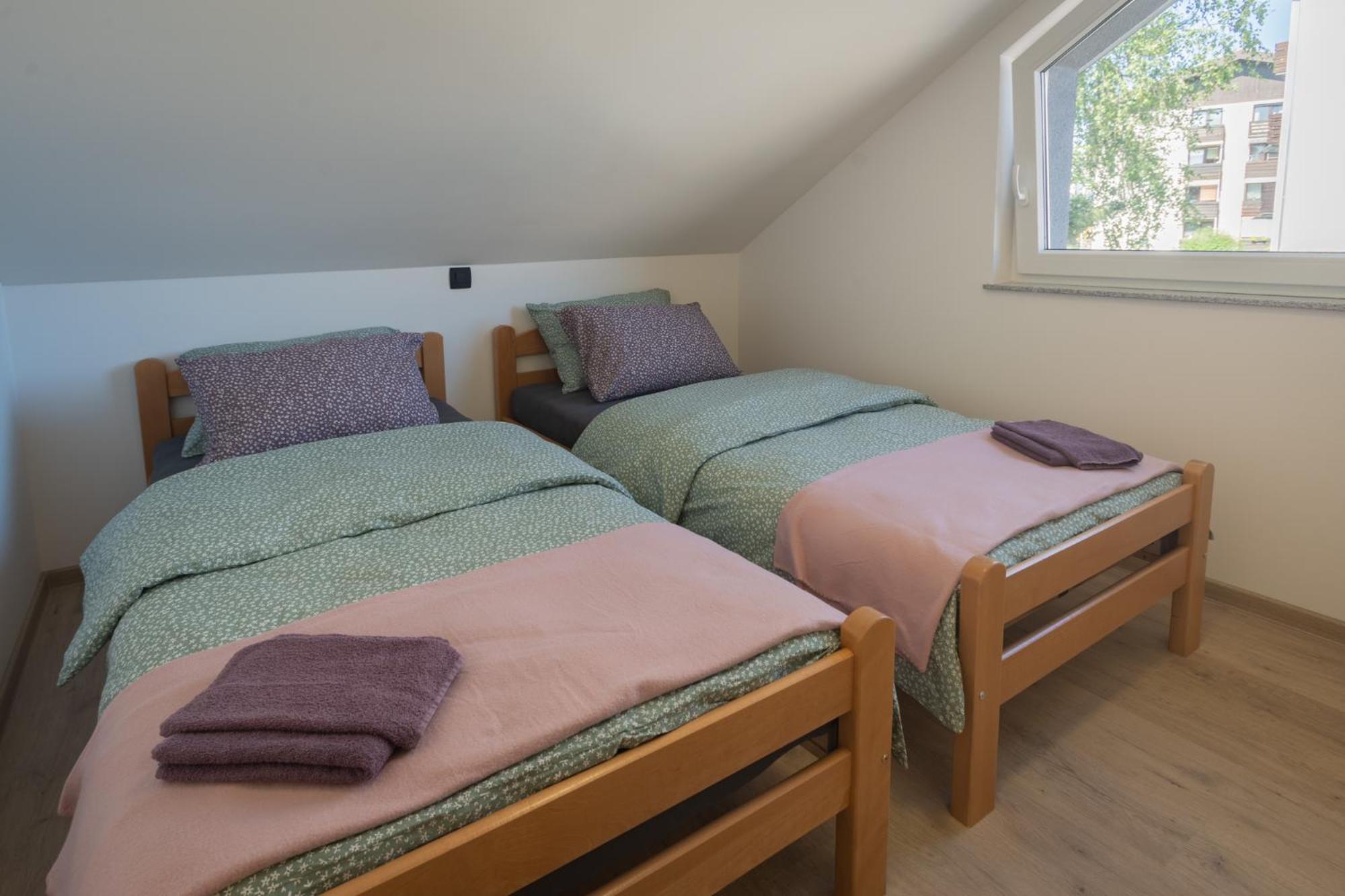 Cuckoo'S Alpine Nest Appartement Lesce  Kamer foto
